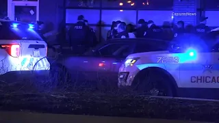 2 shot, including correctional officer, outside Chicago nightclub