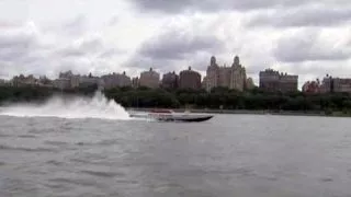 Power boat reaches 180 mph on NYC’s Hudson River