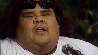 Israel Kamakawiwoole sings his favorites - Documentary portrait with wonderful live performances