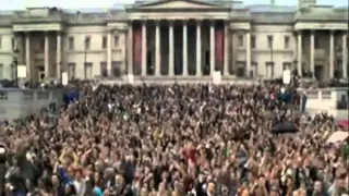 5,000 T-Mobile Sing-along Trafalgar Square: Hey Jude