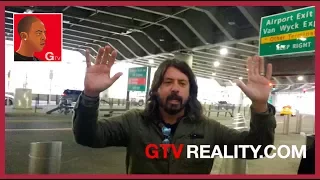 Dave Grohl calls autograph seekers greedy *ssholes at the airport on GTV Reality