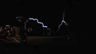 Lightning On The Lawn 2007 - Singing Tesla Coils