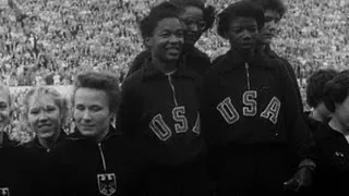 USA's Women Set New 4x100m World Record For Gold - Helsinki 1952 Olympics