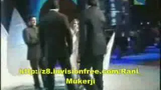 Abhishek and Amitabh Bachchan at Filmfare 2005