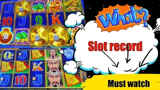 Slot Machine record Australia. No one done it before. Must watch very interesting