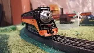 The Bachmann Daylight Special takes a spin through model California