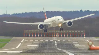 CROSSWIND LANDING of a BOEING 777 - Wobbly Touchdown + A319 GO AROUND (4K)