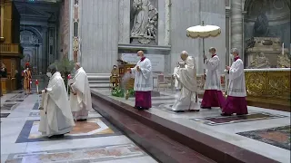 Holy Mass of the Lord's Supper, on Holy Thursday, from St. Peter's Basilica 1 April 2020 HD