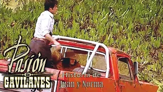 Pasion de Gavilanes [PDG]: Juan y Norma (529) - Juan pierde su auto en pantano