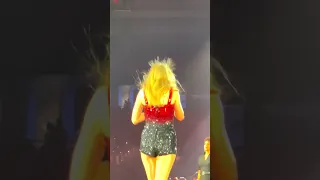 Taylor's hair got electrified #shorts #lyrics #short #shortvideo #tiktok #taylorswift #theerastour