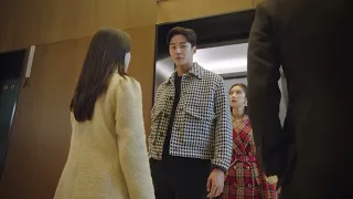 Sunbae, don’t put on that Lipstick - Rowoon takes Jinah’s hand and saves her out of bad situation
