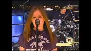 Avril Lavigne - Sk8er Boi (MTV New Years Pajama Party 2003)