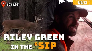 RILEY GREEN Hunts Mississippi BUCK| Testing Grounds | Realtree Road Trips