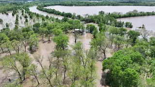 The Weather Channel: New Video from Charles Peek of the Neosho River overflowing its banks