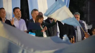 Argentine centre-right candidate rallies with supporters vowing to take the country forward