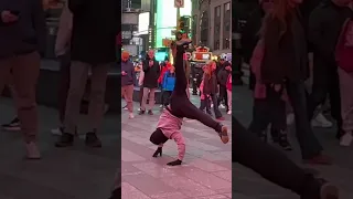 Times Square street breakdancing 917#shots #timessquare #manhattan #newyorkcity #breakdance