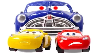 Disney Cars3 Toys Movie Cruz Ramirez Doc Hudson Lightning McQueen on Fireball Beach