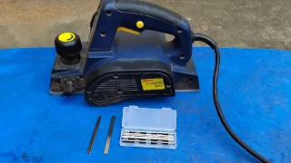 HOW TO REPLACE / CHANGE HAND HELD PLANER BLADES /  #DaddysHome