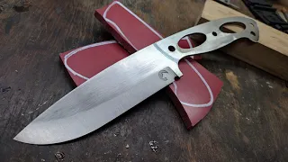 Basic Bagain survival knife with tapered tang