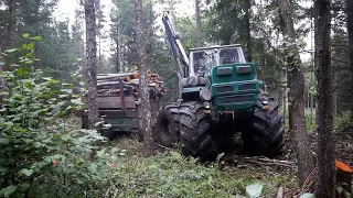 Tractors in the mud at logging sites, soft ground, fast loading