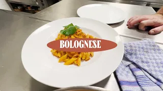 Sepp macht eine richtige Pasta Bolognese