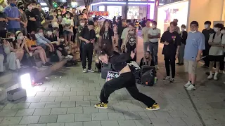 [Kpop Busking in Hongdae] ATEEZ(에이티즈) - 'WAVE' dance cover by Alina 2022년 6월 4일