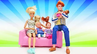 Семья Барби и Кена – как много малышей! Игры в куклы Барби дочки матери