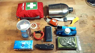 Survival Kit For Day Hikers