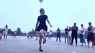 Beautiful QingQing Plays Shuffle Dance