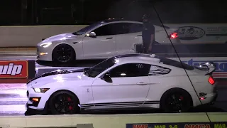Tesla Plaid vs Stock 2020 Shelby GT500 1/4 Mile