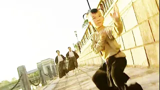 【功夫電影】任人欺負的8歲小男孩竟是功夫高手，以一敵眾反殺全場！#kungfu #武侠  #中国电视剧