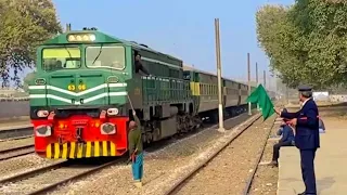 Tezgam Express 8DN Lead With ZCU 30 6306 collect PLC at Walton Railway Station [ Pakistan Railways ]