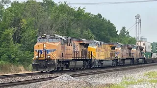 A VERY fast UP Z Train blasts thru La Plata MO on July 16th. 2023