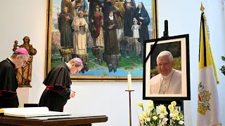 Kondolenzbuch für Benedikt XVI. liegt in Berlin aus | AFP