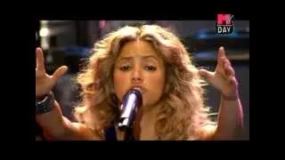 Shakira - No (Live at MTV Day)