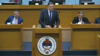 Dodik u delirijumu - prijeti, lupa, vrijeđa, lomi...