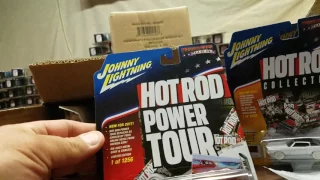 ROUND2 AUTOWORLD and JOHNNYLIGHTNING unboxing. MUST SEE this ultrared and white lightning