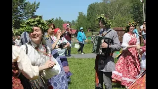 "ВЫЙДУ НА УЛИЦУ"... (Фото Августы Голден (Новосибирск) - Поёт Александра Стрельченко)