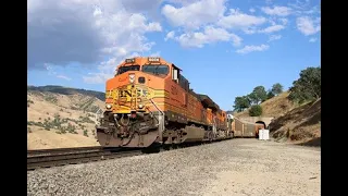 Tehachapi Pass RARE location - Tunnel 7 and Cliff siding BNSF and Union Pacific!