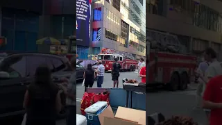 FDNY Ladder 4 Responding