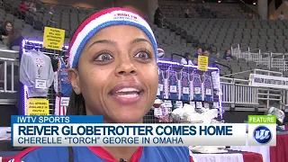 FORMER IOWA WESTERN REIVER  DAZZLES WITH THE  HARLEM GLOBETROTTERS