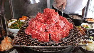 Amazing! Cube-shaped Korean beef with grilled charcoal & beef soup /  Korean street food
