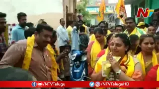 Bala Krishna Wife Vasundhara Conducts Election Campaign At Hindupur || NTV