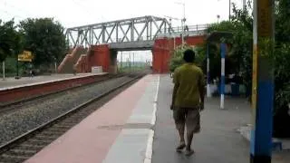 Raw Rajdhani rages at 130kph-12313 Sealdah Rajdhani Express