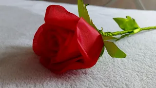 Троянда з атласної стрічки