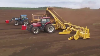 MeriPeat machines in peat harvestin by using Haku Method