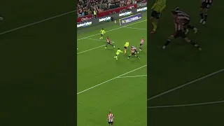 Reiss Nelson scores the winner against Brentford!