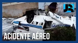 Peritos investigam causa de queda de avião bimotor em Goiânia (GO)