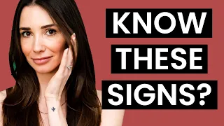 Signs she wants you to make a move (how to tell, from a girl)