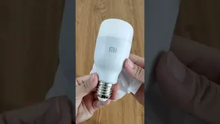 Xiaomi Mi Smart Bulb Essential Lite Color White APP WIFI Voice Control 9W 16 Millions Color Temp